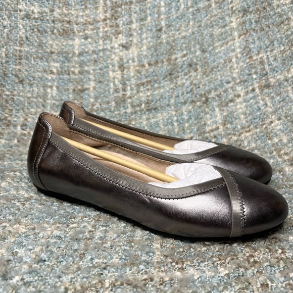 Vionic Caroll Metallic Ballet Flat w/ Concealed Orthotic Arch Support in Pewter - Picture 6 of 9